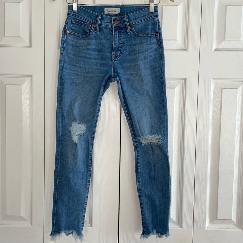 Madewell distressed 9”high rise skinny jean size 26P/L25